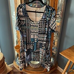V-Neck Geometric Print Tunic in Blue & Black